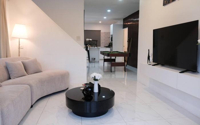 Modern Private Pool Villa in Sukhumvit