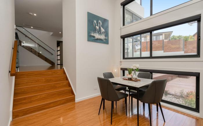 Spacious 5-Bed Family Home in Giralang