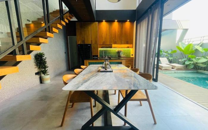 3BR Luxury Villa with Rooftop & Pool in Berawa