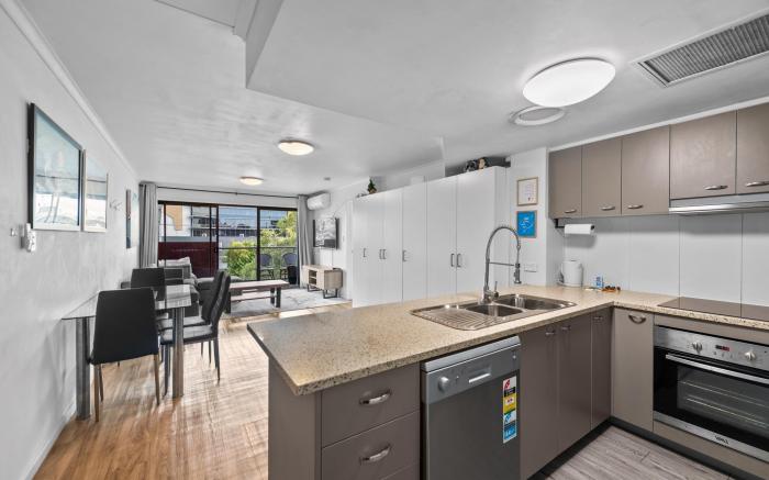 Central Bowen Hills Stay