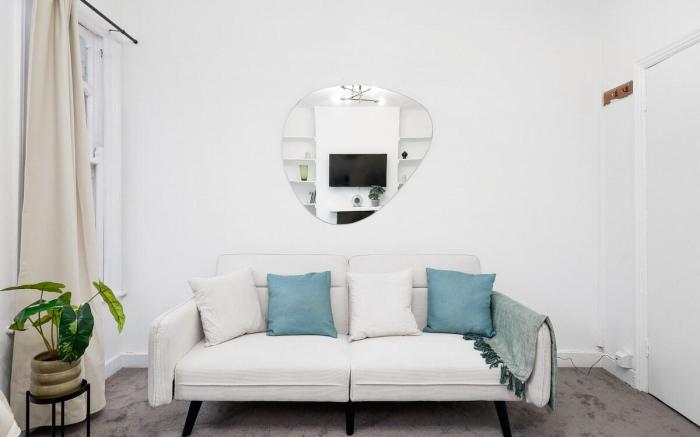 Comfortable Central London Base by River Thames