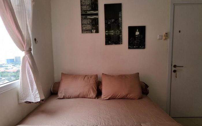 Apt Green Pramuka 2BR Tower B Netflix ByDamaresa