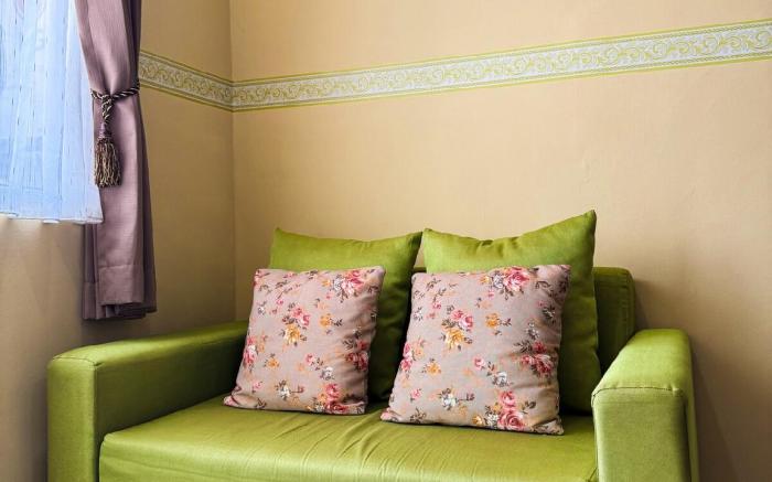 Apt Green Pramuka 2BR TowerO WiFi&Nflix ByDamaresa