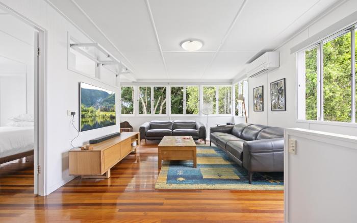 Spacious Family Home with Garden in Quiet Suburb