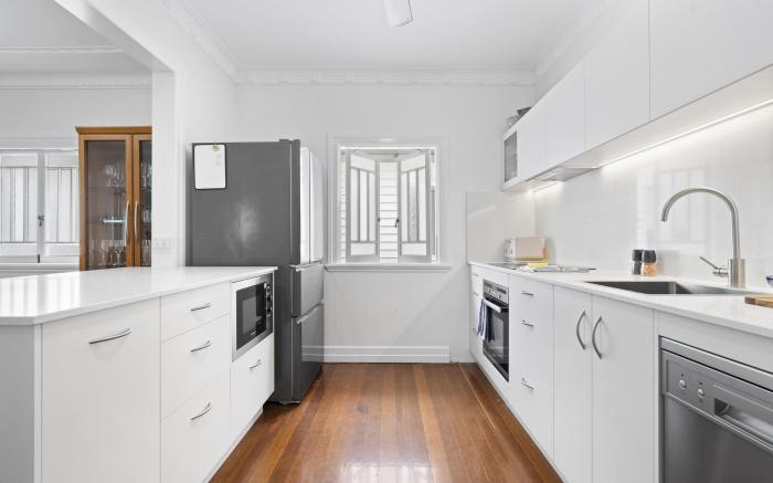 Spacious Family Home with Garden in Quiet Suburb