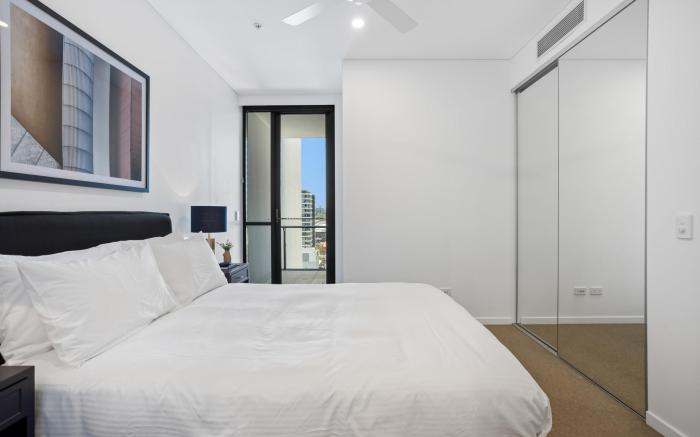 Riverside 2-Bed by Brisbane's Landmarks with Pool