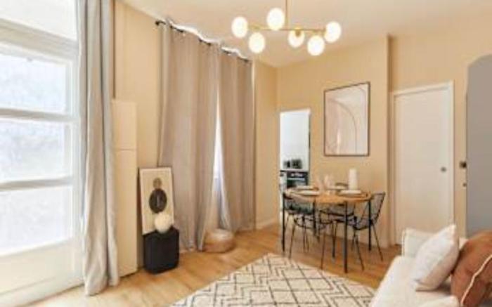Bright Modern Studio near the Seine Paris 16