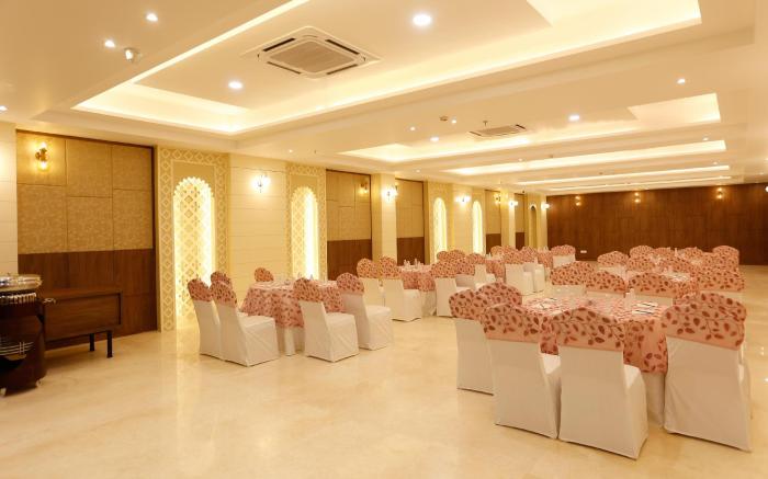 Hotel Dolphin Grand  Varanasi