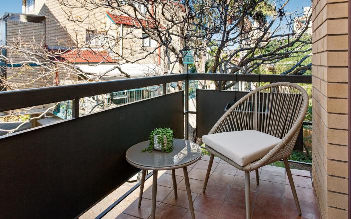 Cosy Unit with Parking near New Farm Park & River