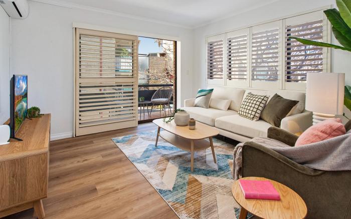 Cosy Unit with Parking near New Farm Park & River