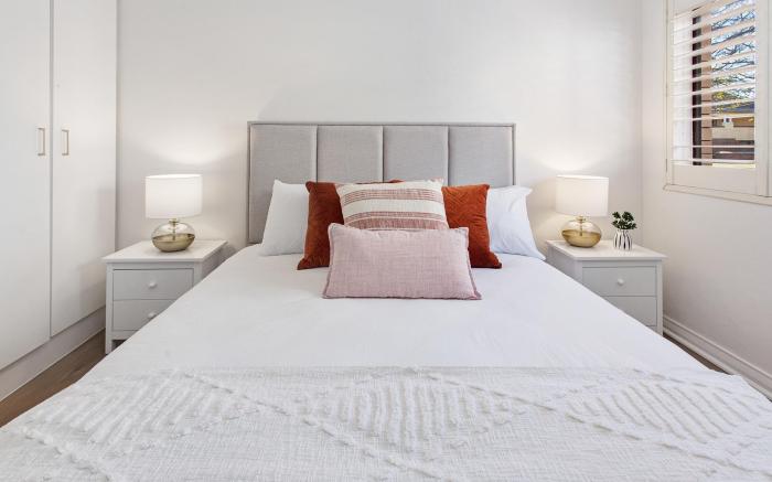 Cosy Unit with Parking near New Farm Park & River