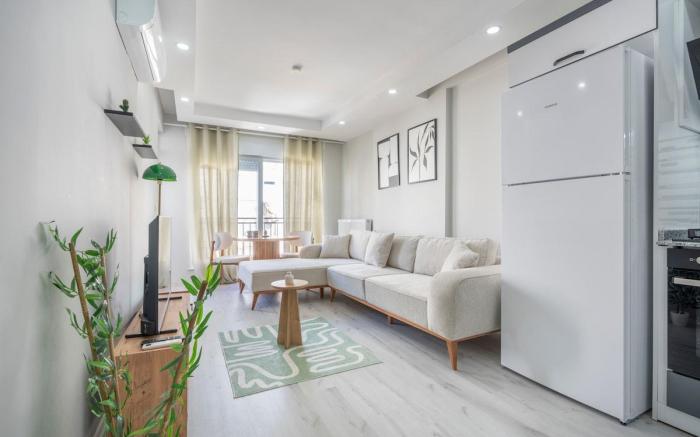 Boho Style Flat with Free WiFi Near Kaleici & AVM