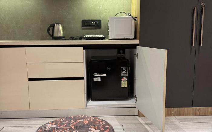 Galaxy Blue Sapphire Plaza