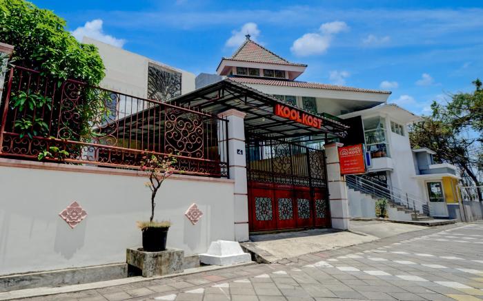 OYO 94899 Nilskost Syariah Near Upn