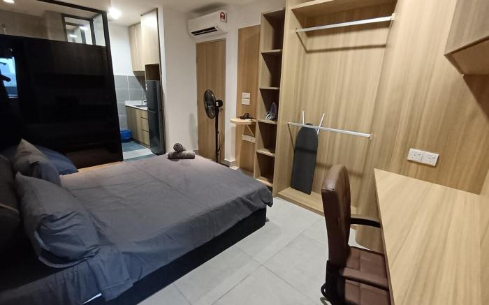 Couple Queen Studio by ComfyAsia