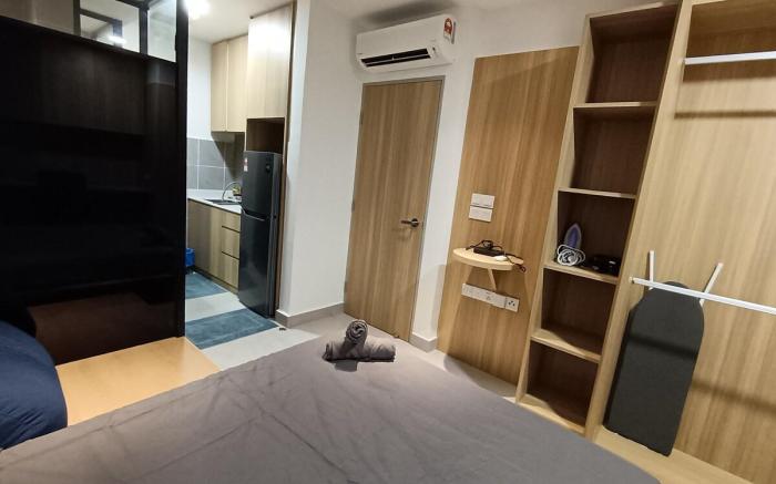 Couple Queen Studio by ComfyAsia