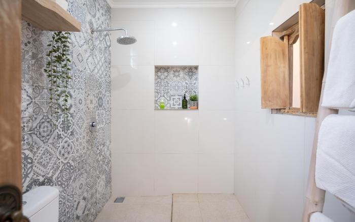 Angel House Ubud Eco Villa. Sandat Room pool view