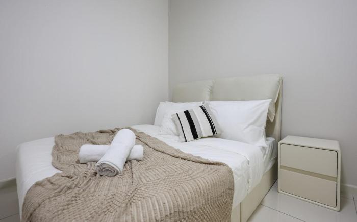 Golden Glow Bedroom @ KLCC by Nexx Field