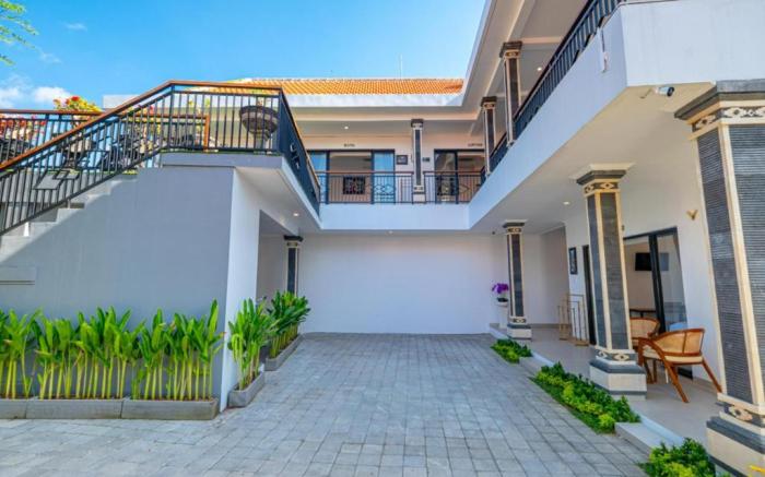 Crystal Flow Guest House & Apartment Canggu