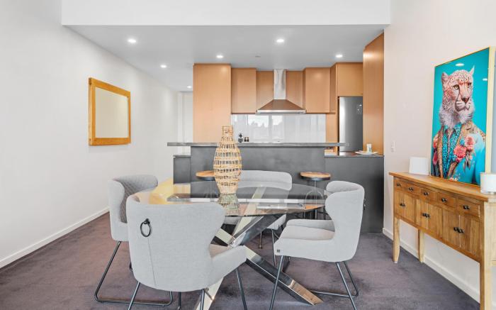 2-Bed, 500m From The Beach with Pool, Gym & Saun