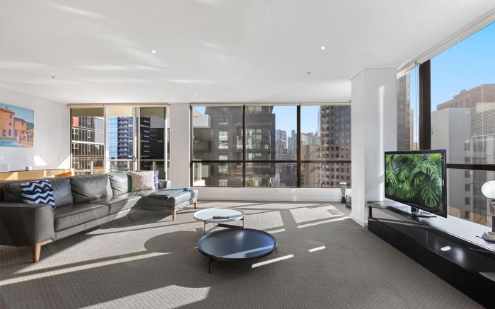 2-Bed Inner-City Pad with Gym & Sauna