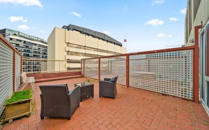 Central ACT Studio with Indoor Pool and Gym