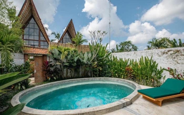 Villa Enam,Trendy Villa with Pool and Bathup