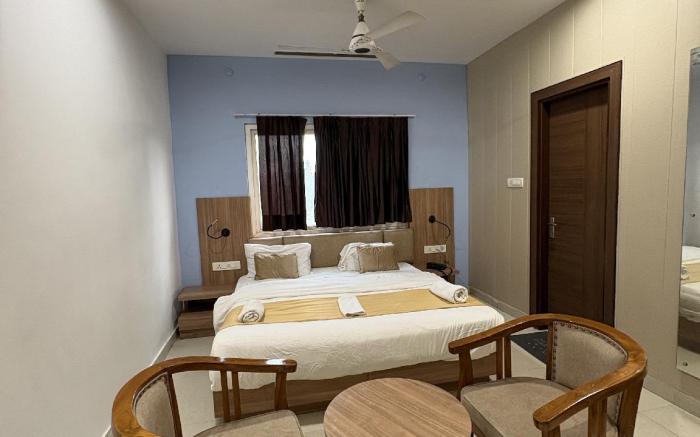 Silver Bell Lawn and Stay