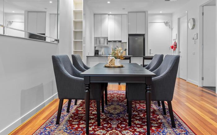 Stylish and Spacious 2-Bed Apartment Melbourne