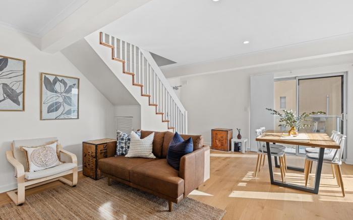 Stylish 2-Bed Home Steps from Henley Beach