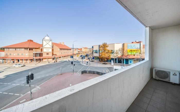 Comfy Lakeside 1-Bed with Secure Parking