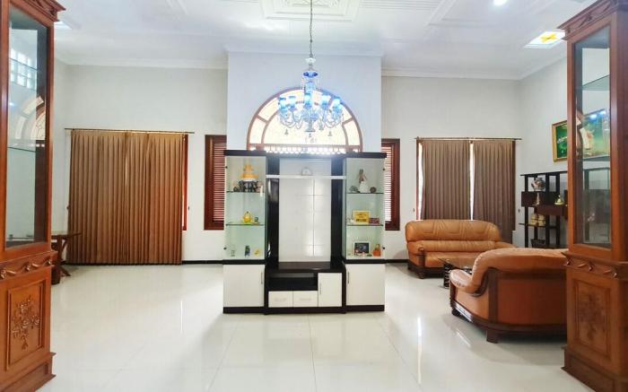 Entire Home 5BR  Puncak Dieng Home w Driver's Room