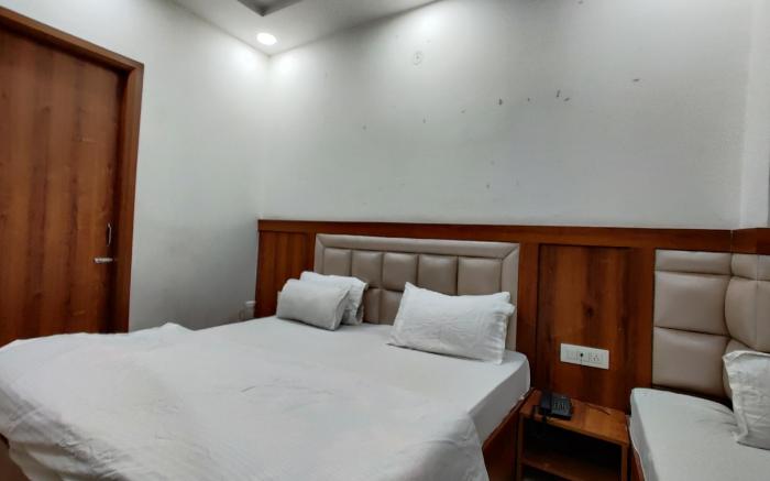 Sonu Luxury Residency Hotel