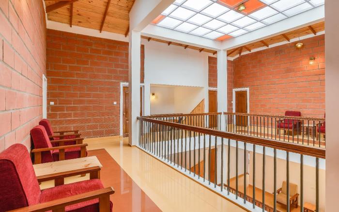 Altius Nest Hotel
