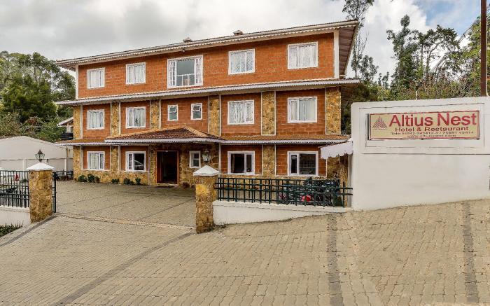 Altius Nest Hotel