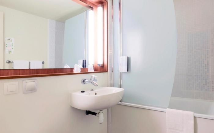 Campanile NATURE - Marne La Vallée Chelles - Villepinte