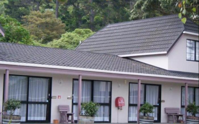 Camellia Court Motel