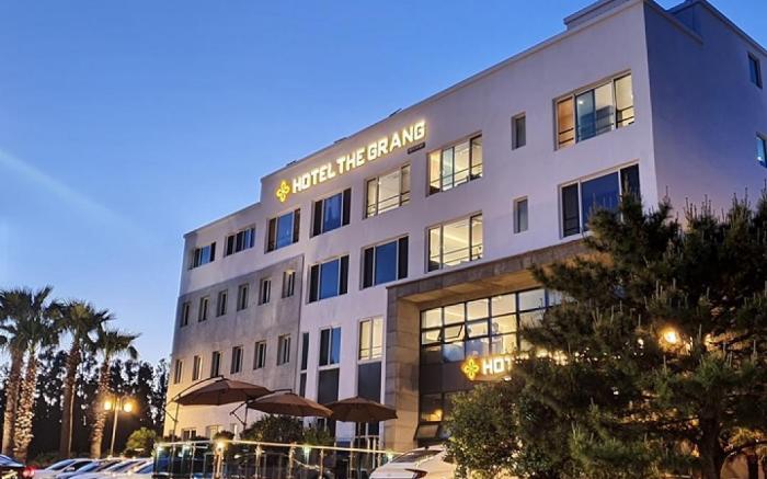 Hotel The Grang JeJu Jungmun