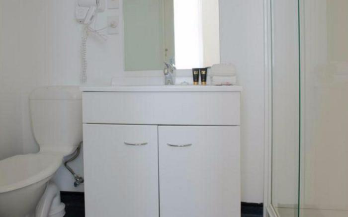 Gilmer Apartment Hotel