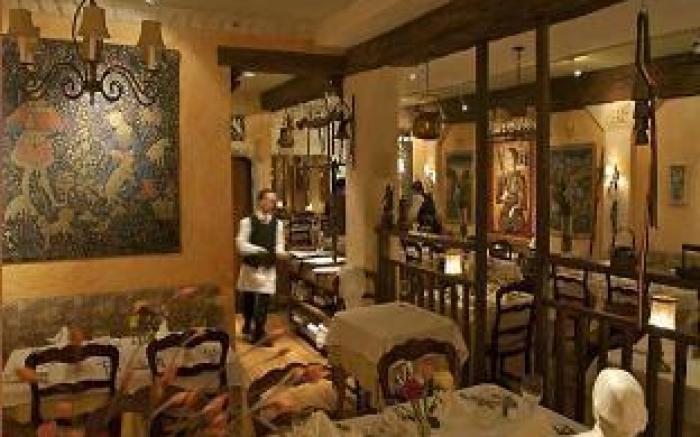 Cornell Hotel de France