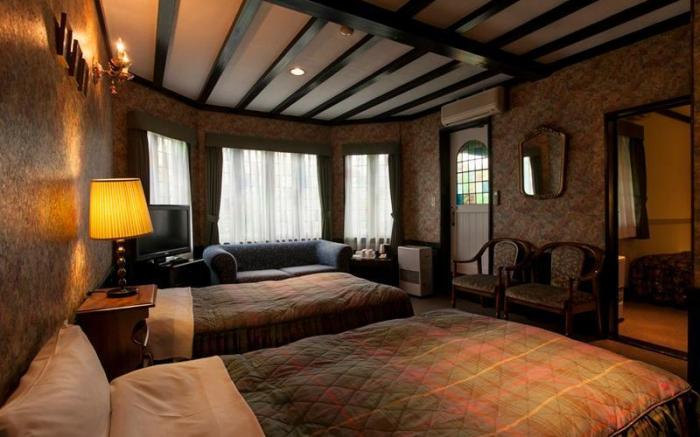 Petit Hotel & Restaurant Old Age