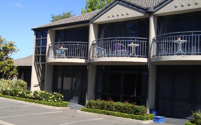Azena Motel