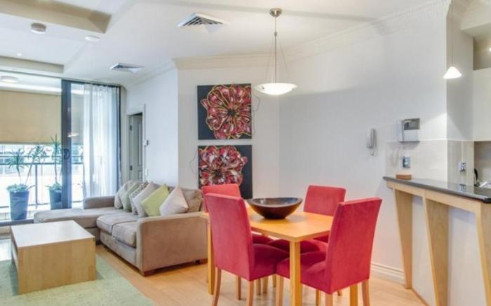 Macarthur Chambers Apartments