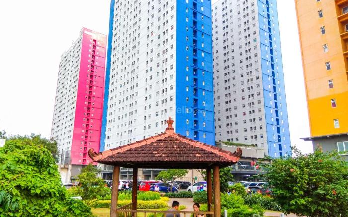 Comfy and Clean 2BR Green Pramuka Apt By Travelio