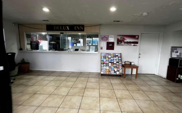 Deluxe Inn Motel By OYO Grand Prairie Interstate 30