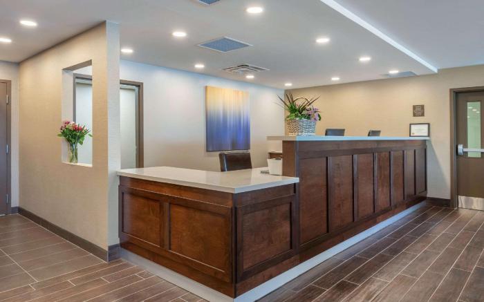 Comfort Inn & Suites