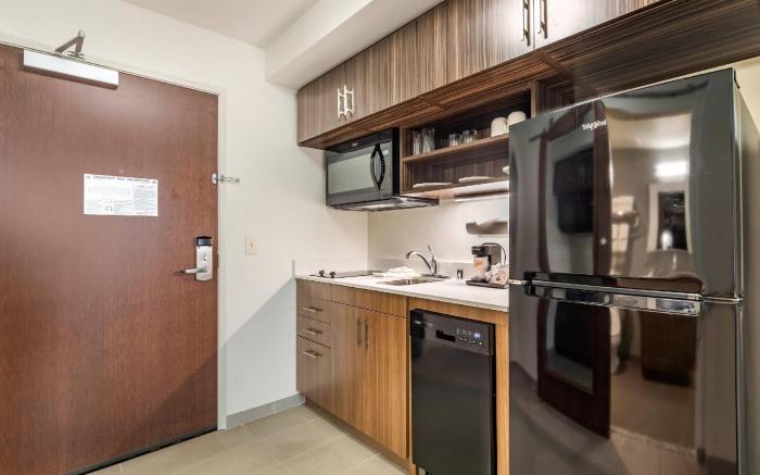 MainStay Suites Lancaster Dallas South