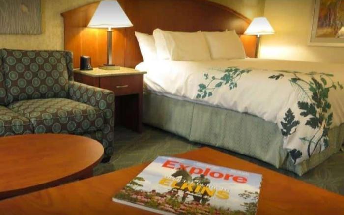 Wingate by Wyndham Elkins