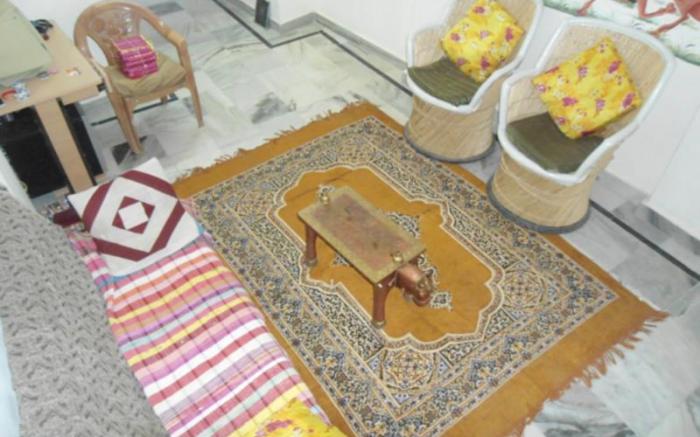 Tanu Guest House