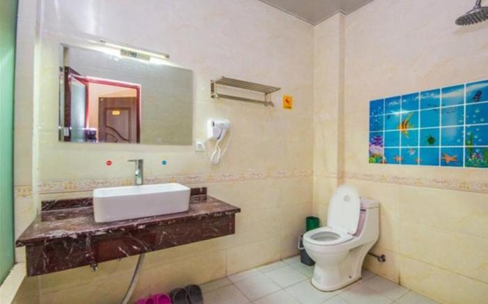 Mount Emei Moon Bay Hotel
